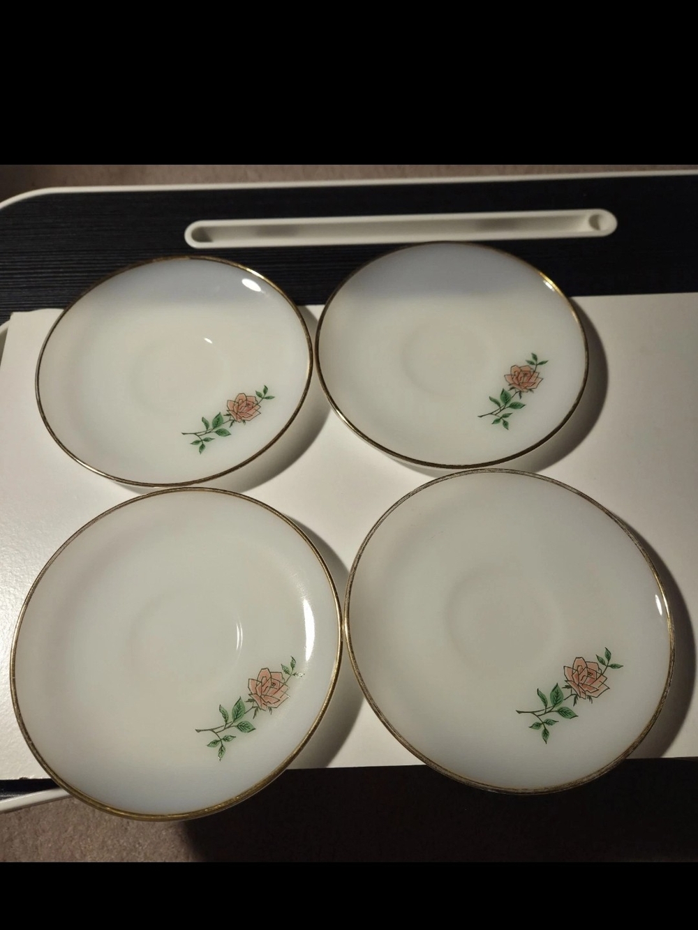 Set Of 4 Vintage Fire King Glass Dinner Plates & 2 Saucers, Anniversary Rose